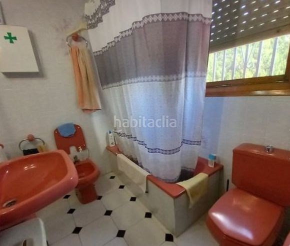 Foto a3708313-6e86-4ae0-bf5f-89928480f75d. Chalet  en venta ( ) en Deltebre