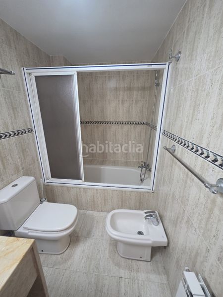 Foto e5f0574b-92f6-49fe-9f48-94c93e30da1c. Pis amb calefacció aparcament a L´Illa Perduda Valencia
