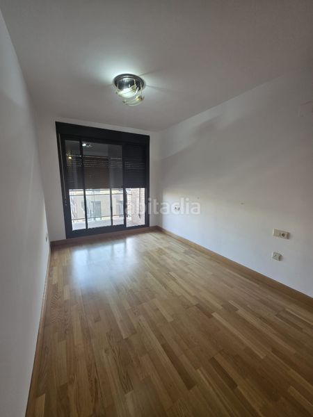 Foto fa72c326-6d3d-4c3e-a99d-164a467bf21e. Pis amb calefacció aparcament a L´Illa Perduda Valencia