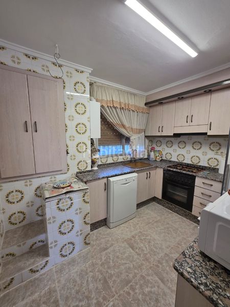 Foto 4c32d1fd-ccec-4c45-97bd-d95d72ca5c49. Chalet con camino piscina in Urbanizaciones Llíria
