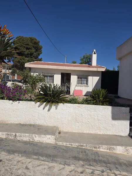 Foto dd040d81-1529-4328-b9f9-dffbf755fd0d. Chalet con camino piscina in Urbanizaciones Llíria
