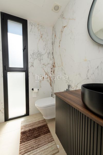 Foto b3a91dfd-5456-487d-aead-b14a76461be1. Xalet amb aparcament piscina a Playa Muchavista Campello (el)