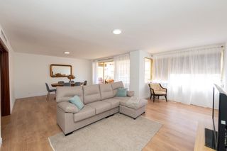 Lloguer Àtic  Avenida oscar espla. Fantastica vivienda en avenida oscar espla.