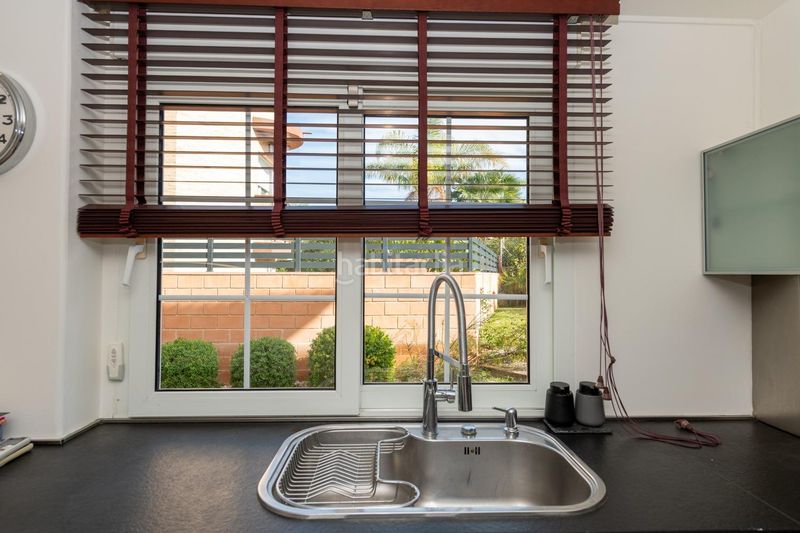 Foto 76784ee6-dd61-488a-9d35-ab0ec0dd9751. Casa adossada amb calefacció aparcament piscina a Alicante