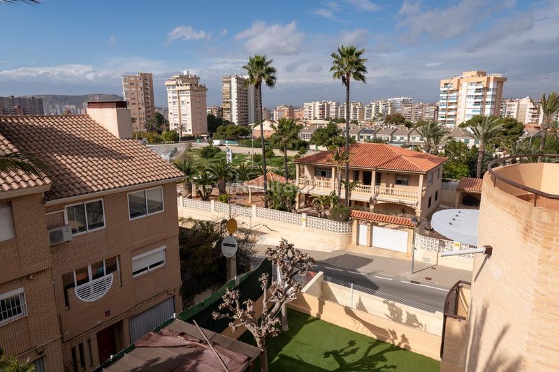 Foto bb37792a-f0e8-4bb2-bb40-175a4684a266. Casa adossada amb calefacció aparcament piscina a Alicante