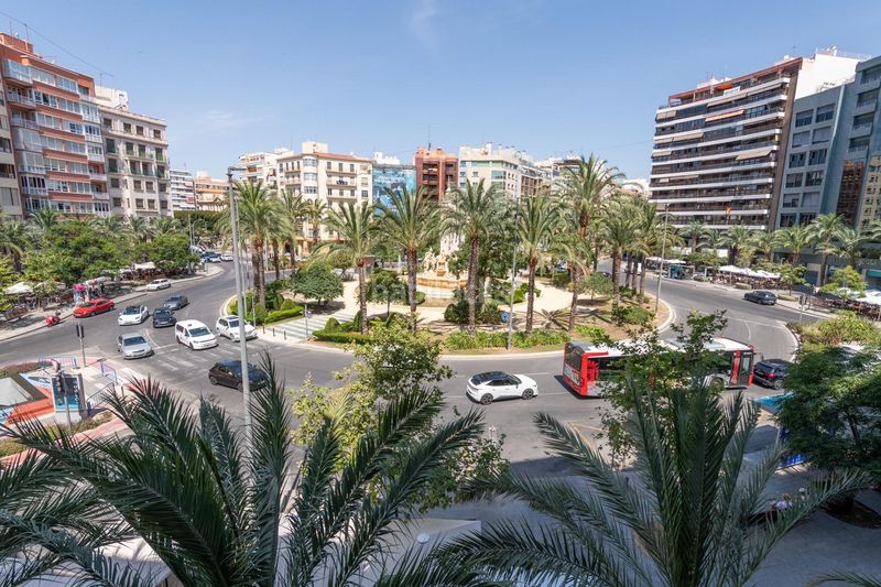 Foto 45175499-e0eb-4f30-b7ba-3b2aa928bb85. Affitto appartamento con parcheggio in Ensanche-Diputación Alicante