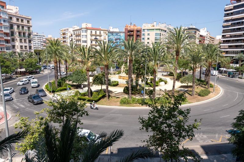 Foto d8716d97-55a7-4e50-be1b-72b3e5926311. Affitto appartamento con parcheggio in Ensanche-Diputación Alicante