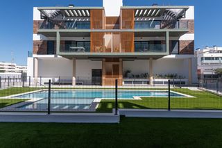Miete Erdgeschoss  Avenida avenida músico maestro antonio climent. Exclusivo bajo a estrenar con terraza de 46 m2 en nou nazaret  p