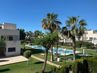 Dúplex  Calle de polín laporta. Estupendo bajo duplex zona campo de golf