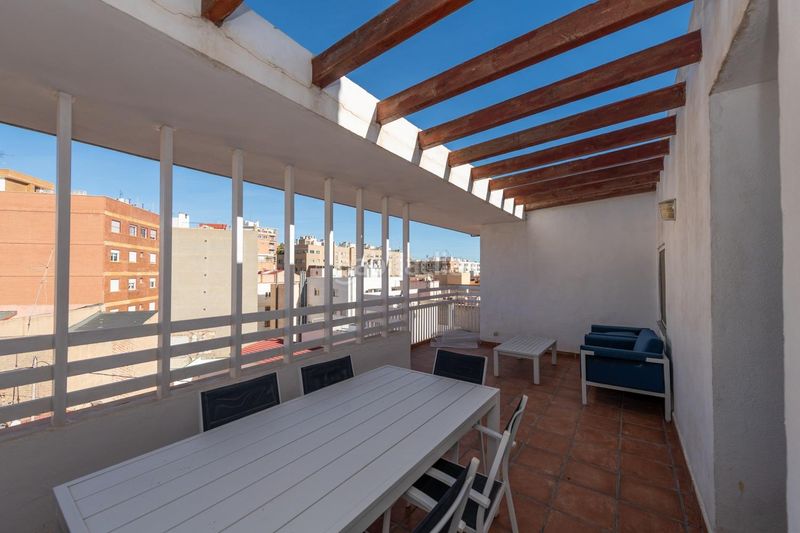 Foto 243bc7b3-2ea8-406a-8c91-8c03b9c911b2. Rent penthouse with heating in Ensanche-Diputación Alicante