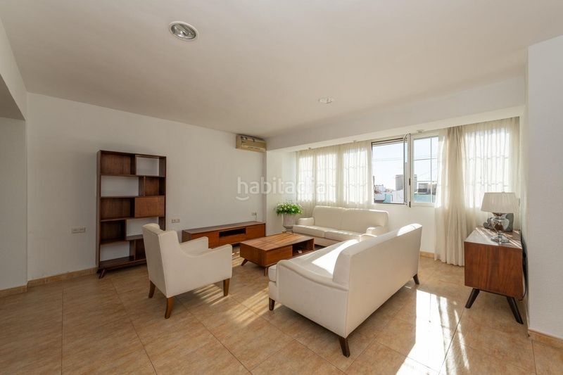 Foto 7aae74da-7598-4ca6-860d-0b6a5ca0e4f2. Rent penthouse with heating in Ensanche-Diputación Alicante