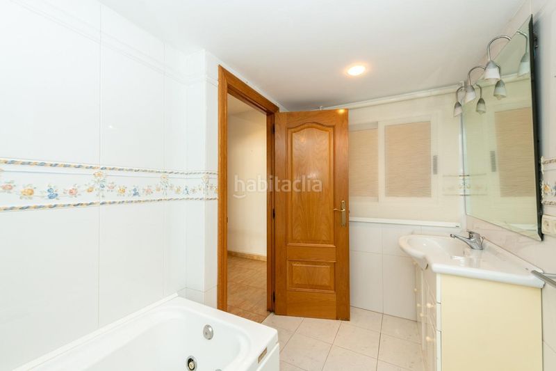 Foto 878df663-a99a-490c-ac95-551d0d48f5cb. Rent penthouse with heating in Ensanche-Diputación Alicante