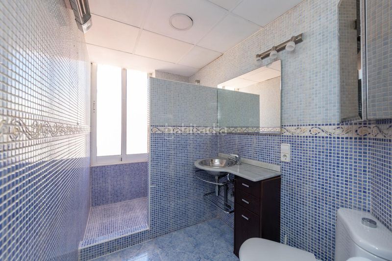Foto 88372700-6864-4e52-a5e2-fe754613c178. Rent penthouse with heating in Ensanche-Diputación Alicante