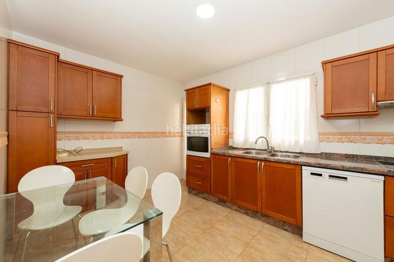 Foto 89af0e7f-3090-4dff-995f-4d0b63ab2f07. Rent penthouse with heating in Ensanche-Diputación Alicante