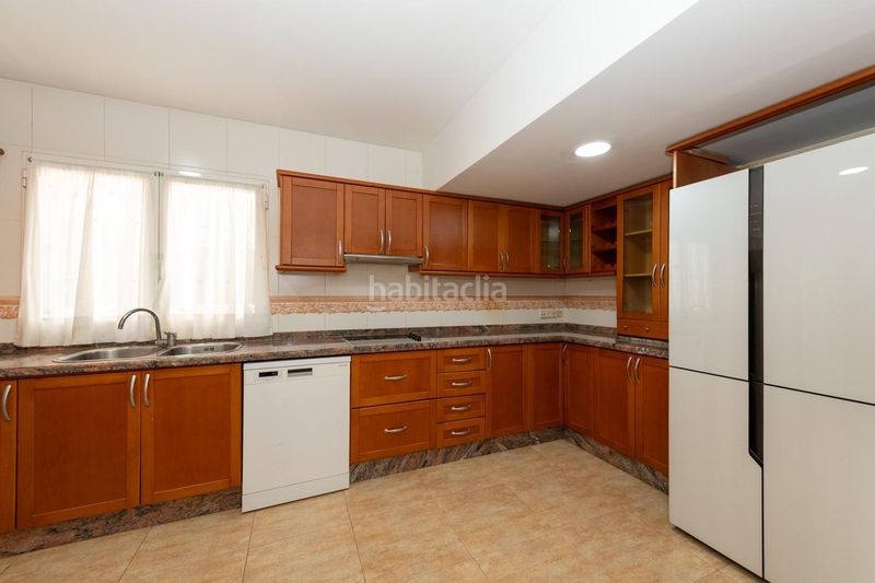 Foto b2453610-636b-4280-8cc4-4a65ddbe8ee7. Rent penthouse with heating in Ensanche-Diputación Alicante