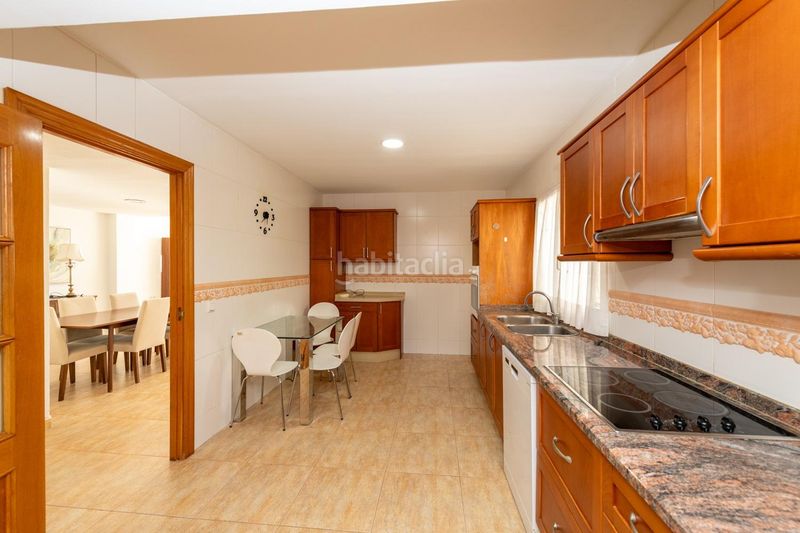 Foto c05c1463-0c7b-44e8-a037-c31ed57c99d4. Rent penthouse with heating in Ensanche-Diputación Alicante