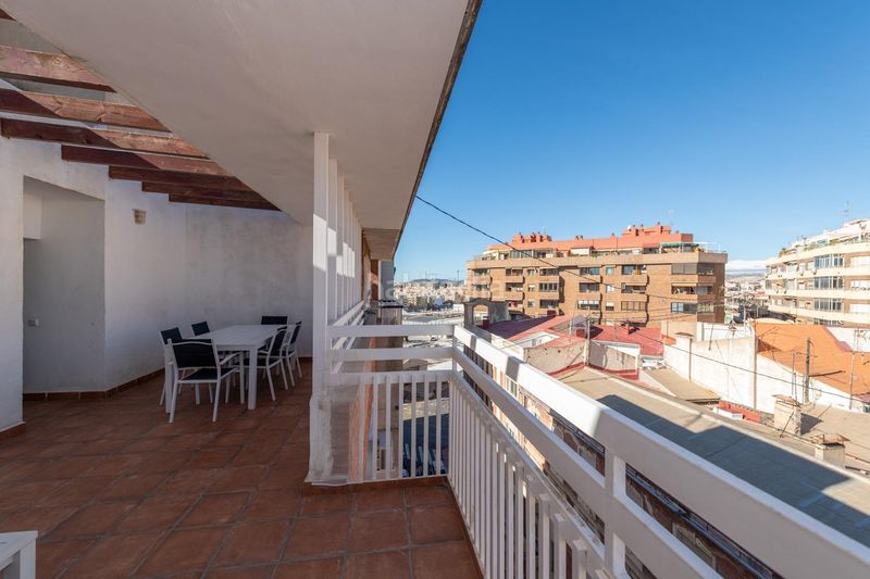 Foto fb37a0e1-b0ba-4bec-873c-4696e9c236a7. Rent penthouse with heating in Ensanche-Diputación Alicante