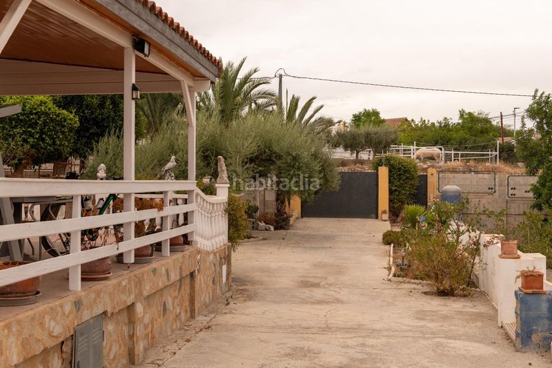 Foto 8a7fe8f0-180f-4b6d-aaed-fed01dd437de. Xalet amb calefacció aparcament piscina a Moralet Alicante