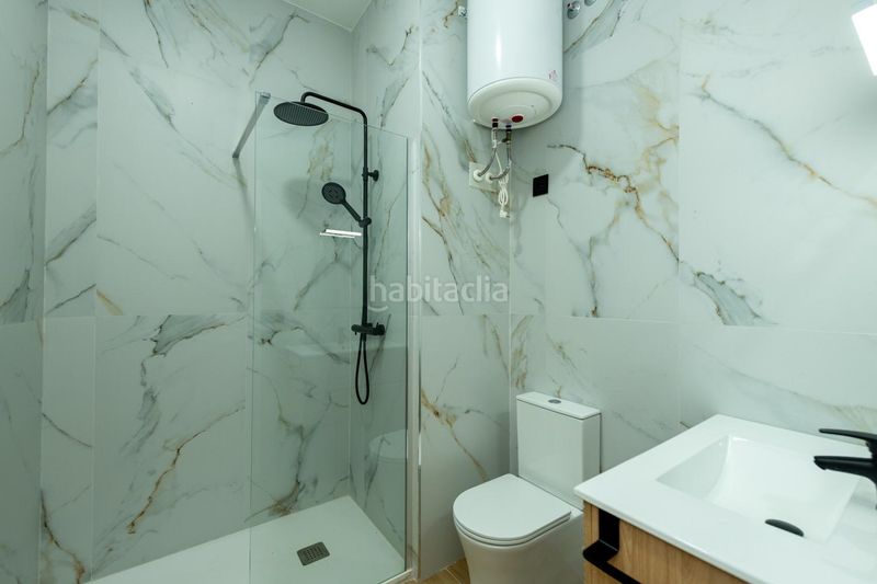 Foto 79fc9e85-5b5b-440c-8d20-043fb8ba9593. Edifici a Santo Domingo Alicante