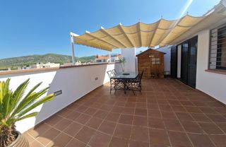 Dachwohnung in Centre. �tico d�plex mejor que nuevo!!