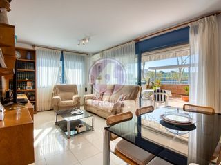 Piso  Calle escoles. Centro platja daro