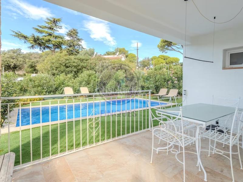 Foto 9bfa9365-c67e-4005-a3f6-20f86f4f0b06. Casa  con piscina y licencia turistica en Los Pinos-Politur Platja d´Aro