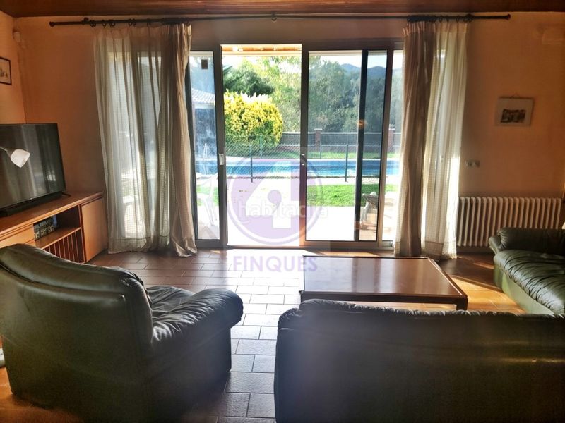 Foto 6d7f28fd-60fc-4667-ba7c-a1b3007a3c69. Casa amb piscina a Llagostera