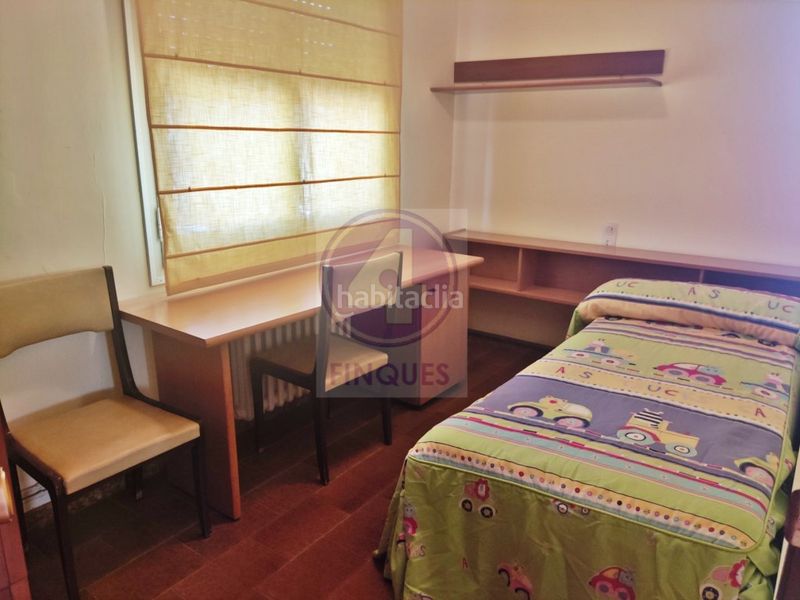 Foto fec7fc2c-e13c-4003-96ee-713ca612cefa. Casa amb piscina a Llagostera