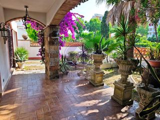 Casa adosada  Calle toses. Casa adosada con piscina comunitaria