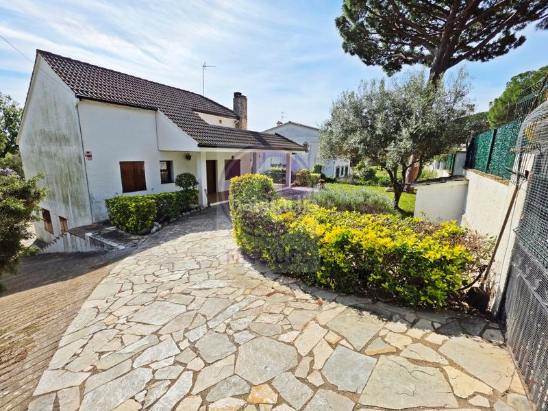Foto 52ddc1c1-2299-4a14-9b80-442b646eeebb. Casa amb aparcament a Cabanyes-Mas Ambrós-Mas Pallí Calonge