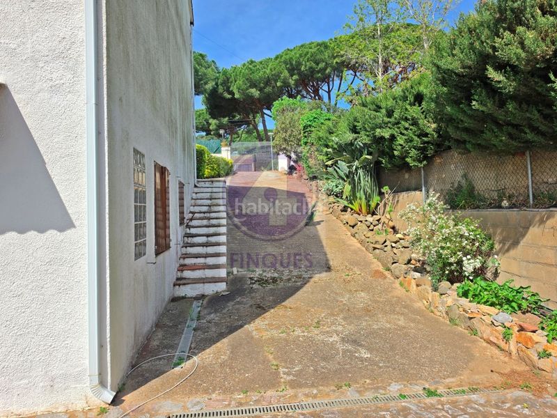 Foto ad94d704-6532-45ea-a7ef-95f40bdc93c3. Casa amb aparcament a Cabanyes-Mas Ambrós-Mas Pallí Calonge