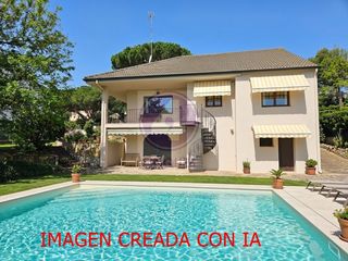 Casa  Calle occitania. Casa en mas palli dos familias