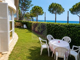 Rent Flat in Centre-Platja. Lloguer destiu per temporada ,planta baixa primera linea de mar