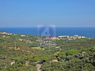 Terreny residencial  Calle romanya. Terreno con vista al mar