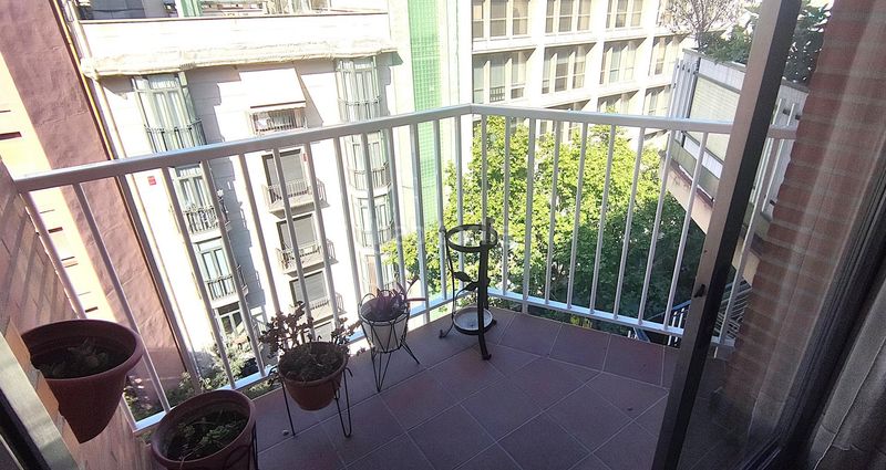 Foto c82daa2d-10ea-4cc4-a811-b0db2213b1d3. Piso en Sant Antoni Barcelona