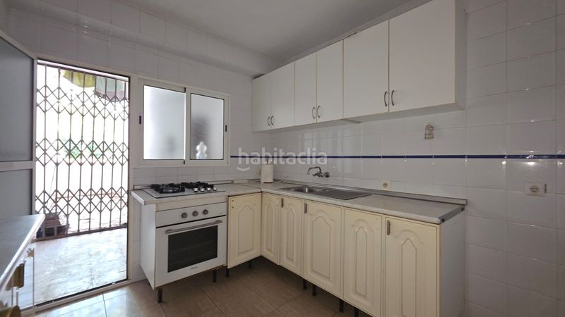 Foto 4d4bcffd-c71f-4c56-9677-bc7be244577e. Flat with parking pool in los jardines de Marbella - la ermita Marbella