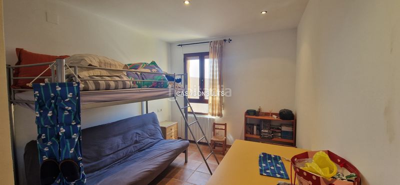 Foto 1e25c10e-81bf-46d1-943a-6c1aa621fc7a. Apartament amb xemeneia calefacció aparcament a Vistabella del Maestrazgo
