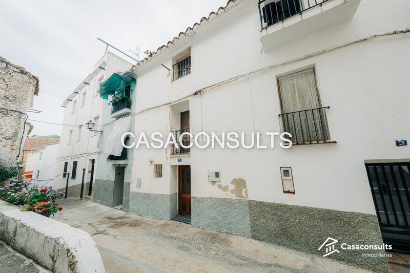 Foto dffb355d-4398-4d54-9365-961bd9920f34. Casa amb xemeneia calefacció a Llucena / Lucena del Cid