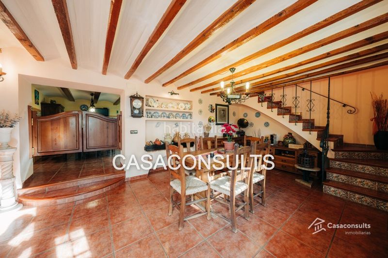 Foto 4f9e6905-aa8c-4ab5-aaa9-f003d352e195. Casale con camino riscaldamento parcheggio piscina in Useres (les)