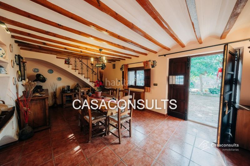 Foto f1b95f35-0468-4e10-9afc-5ff5e95d0107. Casale con camino riscaldamento parcheggio piscina in Useres (les)