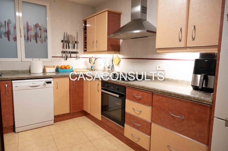 Foto 4dd6b8bc-8d1f-4d9a-b37e-e0e4615bf077. Casa amb calefacció a Coves de Vinromà (les)
