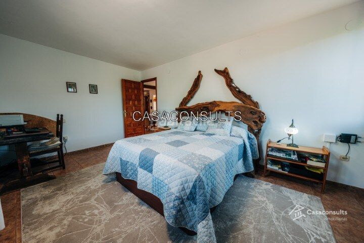 Foto 4156518c-e806-49c6-8005-d6e575570f37. Casa amb xemeneia calefacció aparcament piscina a Sierra Engarcerán