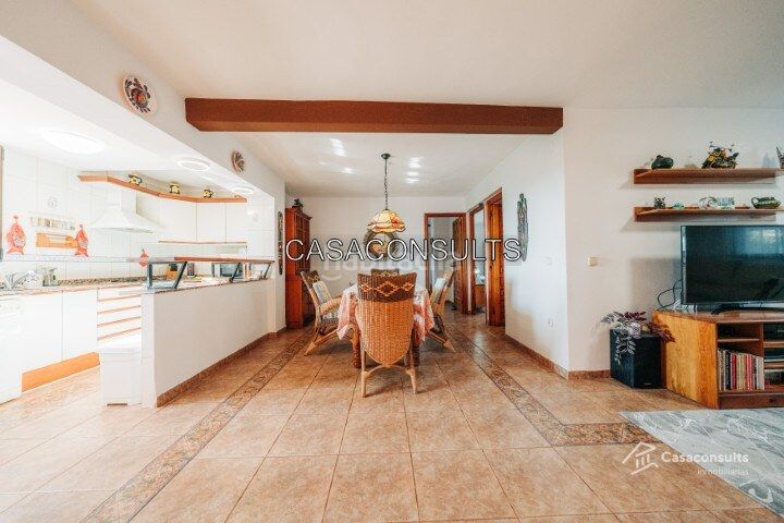 Foto f8577298-98e3-4d40-81b7-3295f8e82a8f. Casa amb xemeneia calefacció aparcament piscina a Sierra Engarcerán