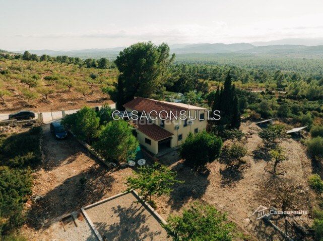 Foto fb77a9b5-fb53-4a72-9026-d4b886ae97c5. Casa amb xemeneia calefacció aparcament piscina a Sierra Engarcerán
