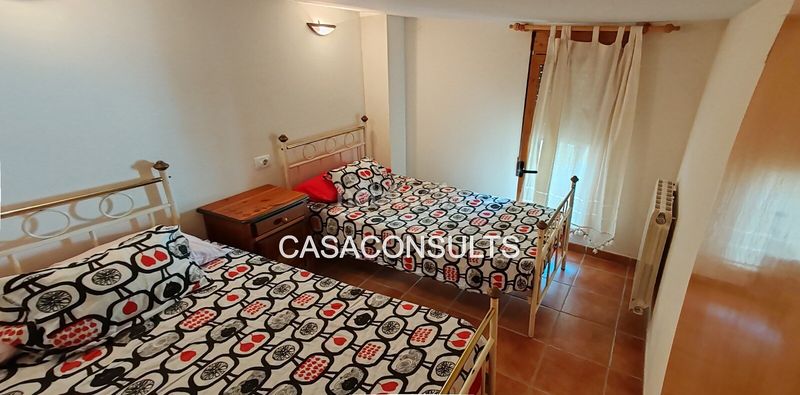 Foto e87624bf-396f-4e78-99fc-f521d2430468. Casa amb xemeneia calefacció a Sierra Engarcerán