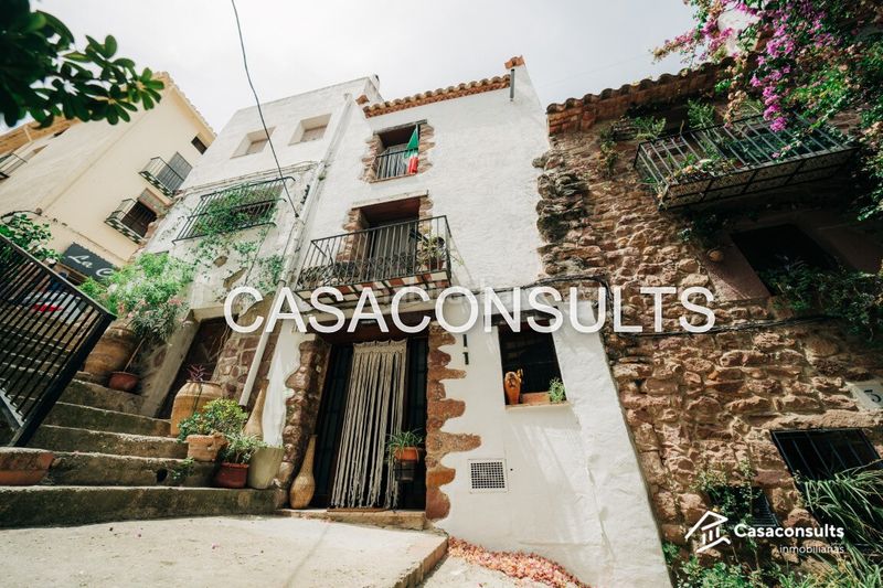 Foto abcb9d60-cdbc-44f7-bc97-8980ab78d5a3. Casa amb xemeneia calefacció a Vilafamés