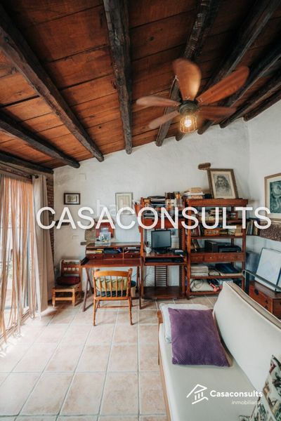 Foto fd72b102-f398-4d49-94bc-d44494a6ae1a. Casa amb xemeneia calefacció a Vilafamés