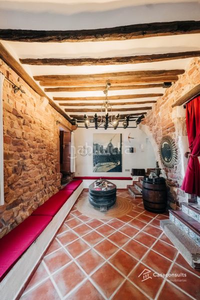 Foto d3a3b5e7-a854-4ea0-8101-39b6a857fb00. Casa amb xemeneia calefacció a Vilafamés