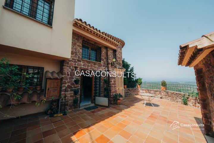 Foto 0dfe9720-8d90-407d-b1a7-3888cd006939. Casa amb xemeneia calefacció a Vilafamés