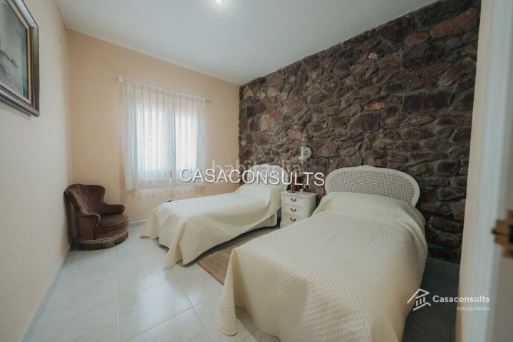 Foto 62072d36-a769-4d6a-b1dc-80fc27099c4a. Casa amb xemeneia calefacció a Vilafamés